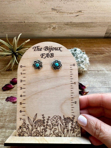 Flower Stud with Turquoise || Earrings