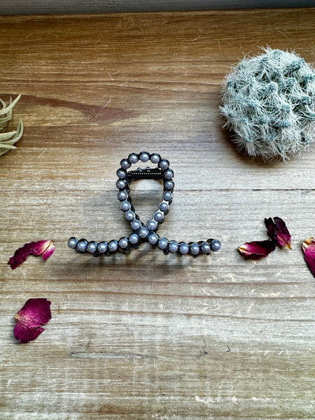 Smaller Pearls || Claw Clips