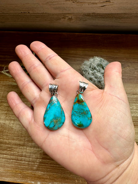 Kingman Turquoise and Sterling Silver || Pendant