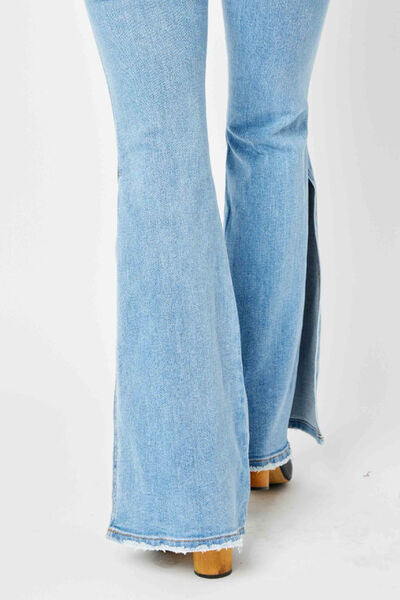 Judy Blue || Mid Rise Slit Flare Jeans