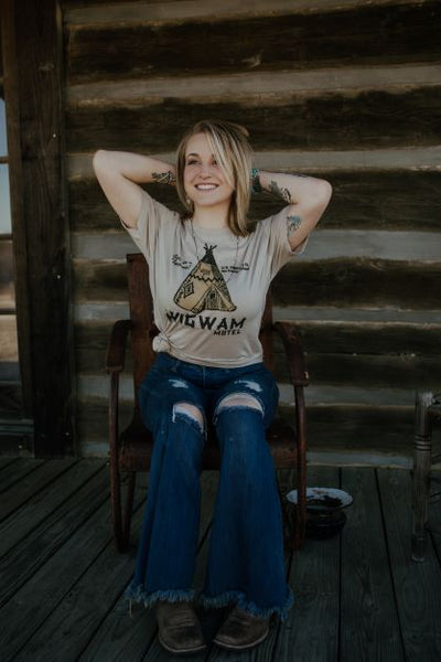 Wigwam Motel Tee-Heather Tan