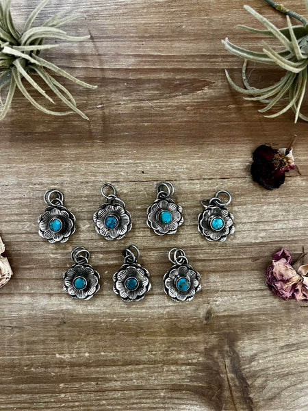 Turquoise Flower || Pendant