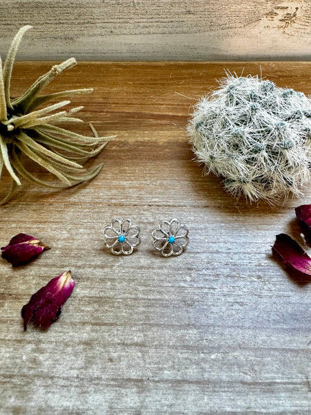 Flower Blue Turquoise || Stud Earrings