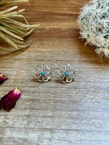 Flower Blue Turquoise || Stud Earrings