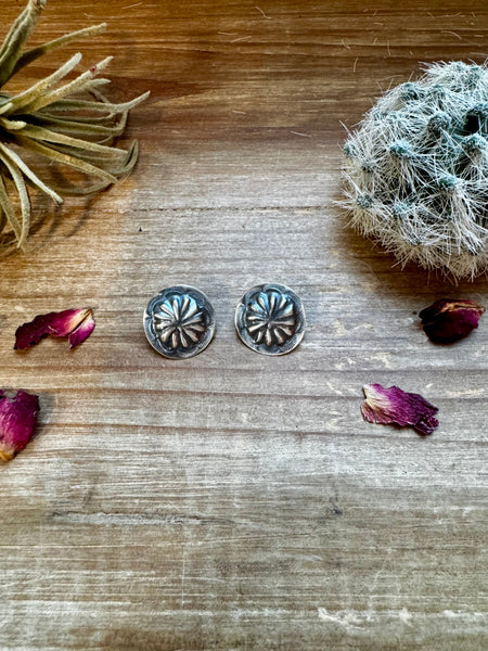 Round Sterling Silver || Stud Earrings