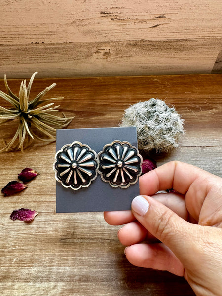 Round Sterling Silver || Stud Earrings