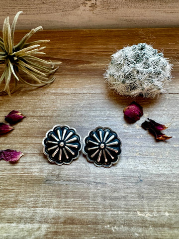 Round Sterling Silver || Stud Earrings