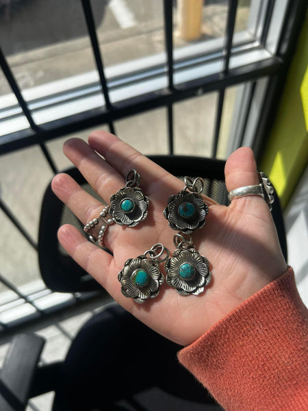 Turquoise Flower || Pendant