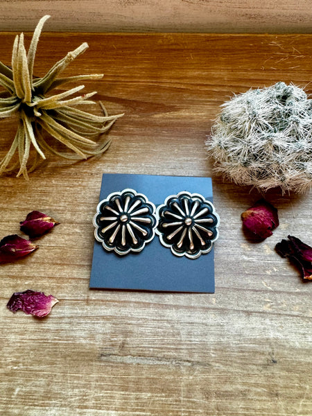 Round Sterling Silver || Stud Earrings