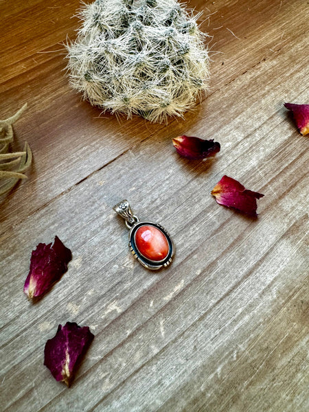 Sterling Silver with Orange Spiny || Pendant