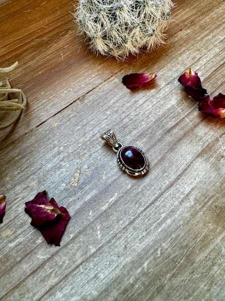 Sterling Silver with Purple Spiny || Pendant