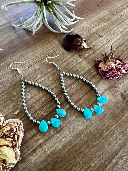 Teardrop Magnesite Turquoise and Silver Plated Beads || Earrings