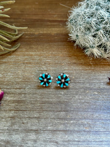 Mini Flower Stud Blue Turquoise || Earrings