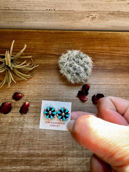 Mini Flower Stud Blue Turquoise || Earrings