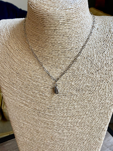 Shell Pendant on Silver Plated Paper Clip Chain || Choker Necklace